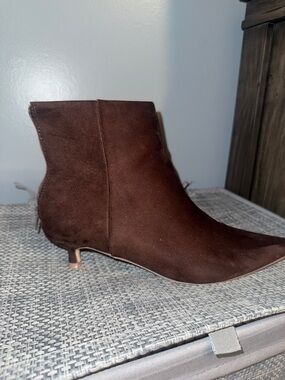 Cushionaire Women's Pointed Toe Brown Suede Ankle Boots